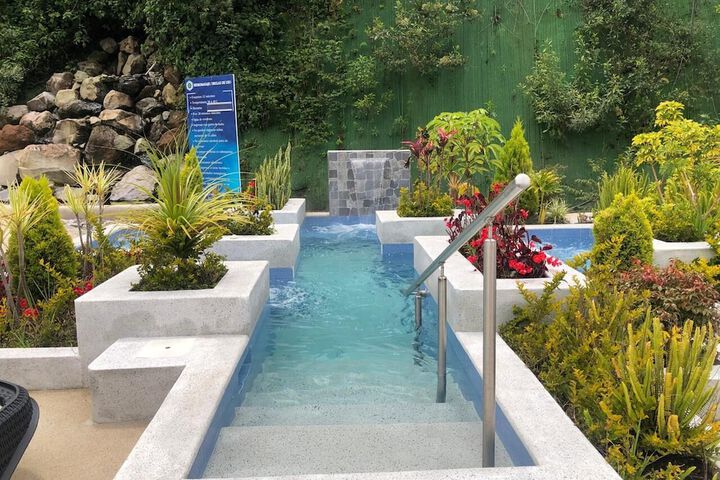 Hot Tub 6 of 16