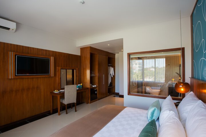 Room 13 of 65