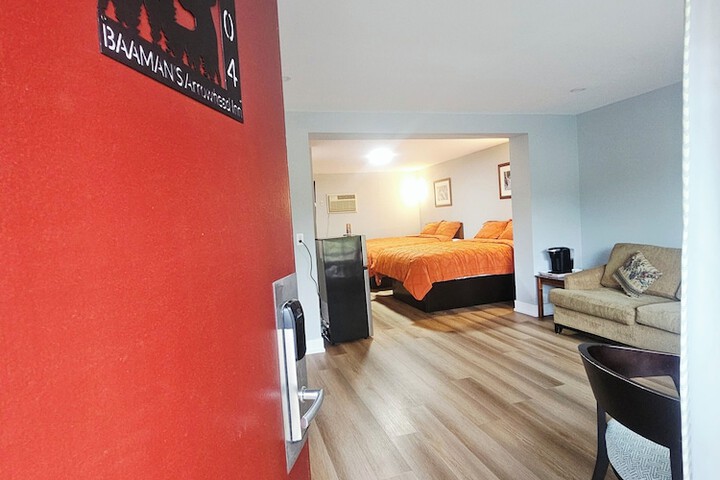 Room 8 of 69