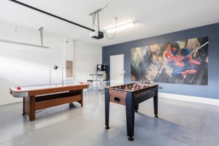 Room 9 of 31