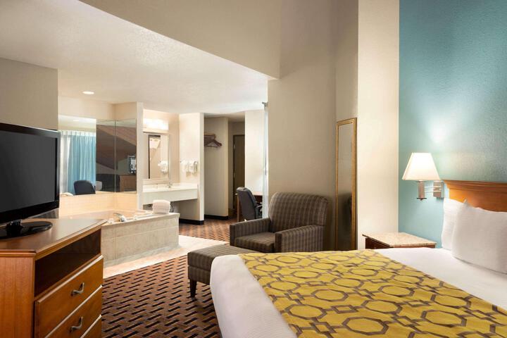 1 King Bed (7 of 12)
