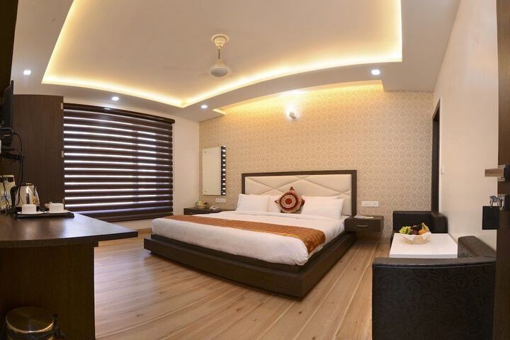 Room 8 of 23
