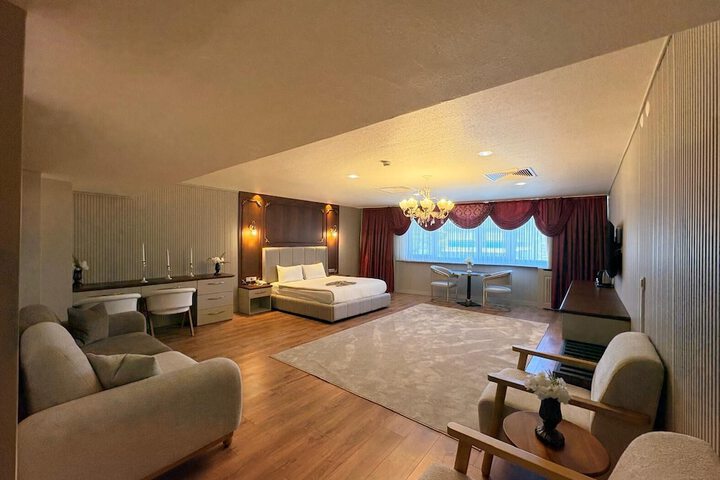 Room 8 of 40