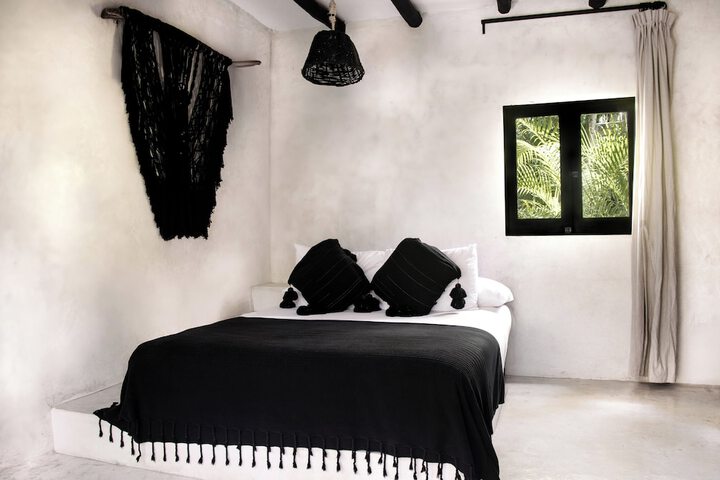 Room 26 of 189
