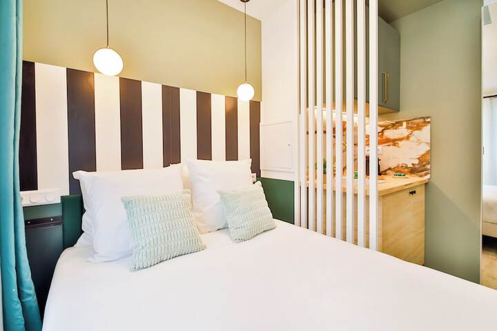 Room 82 of 270
