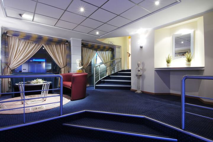 Hotel Lobby