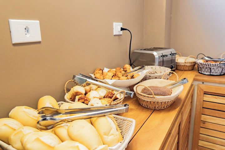 Breakfast/Coffee Service 75 of 118