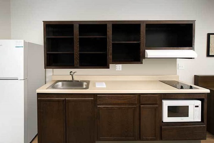 Queen Bed Kitchen Accessible (6 of 12)