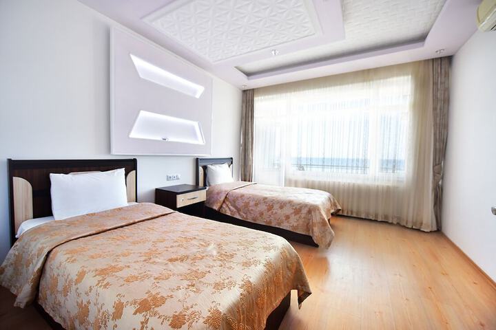 Room 2 of 25