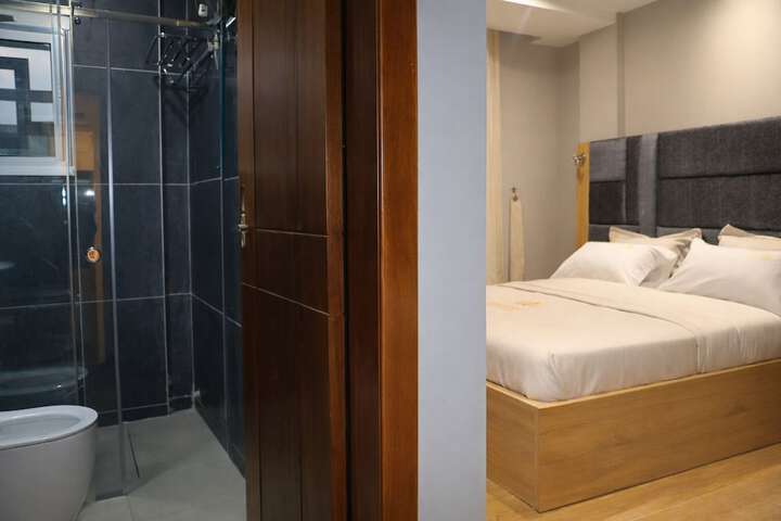 Room 31 of 170