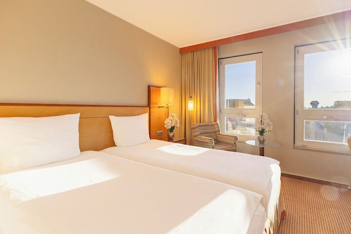 Room 54 of 116
