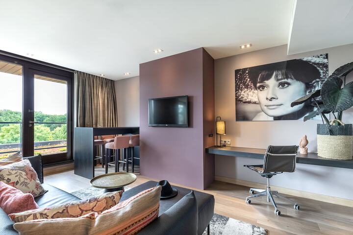 Room 28 of 108