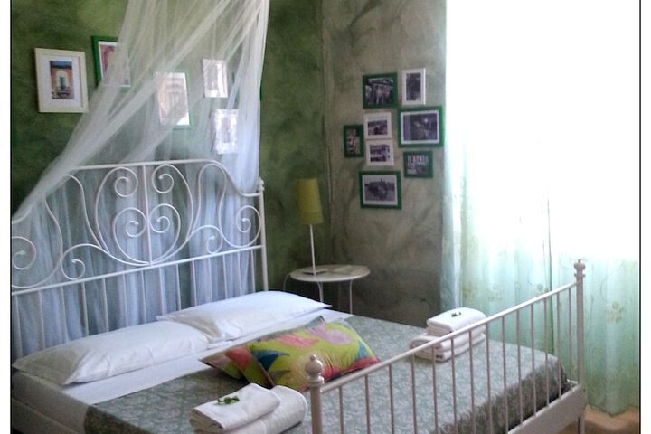 Room 3 of 34