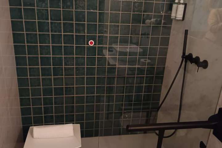 Room 49 of 109