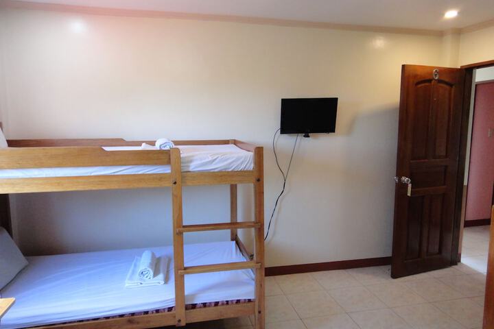 Room 9 of 40