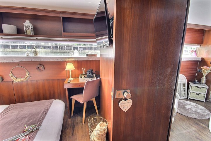 Room 15 of 62