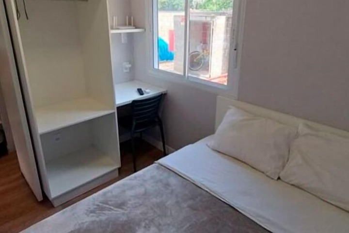 Room 17 of 35