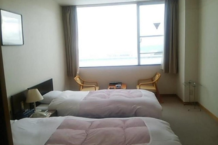 Room 7 of 30