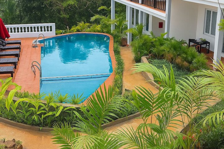 Pool 23 of 34