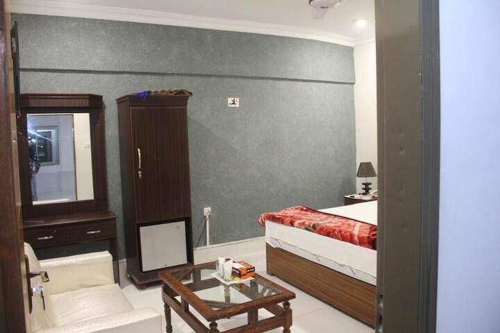 Room 18 of 43