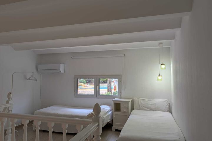 Room 20 of 64