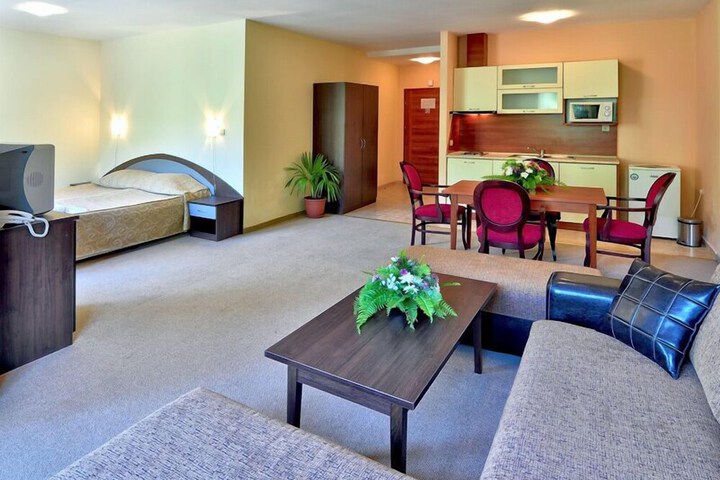 Room 16 of 45