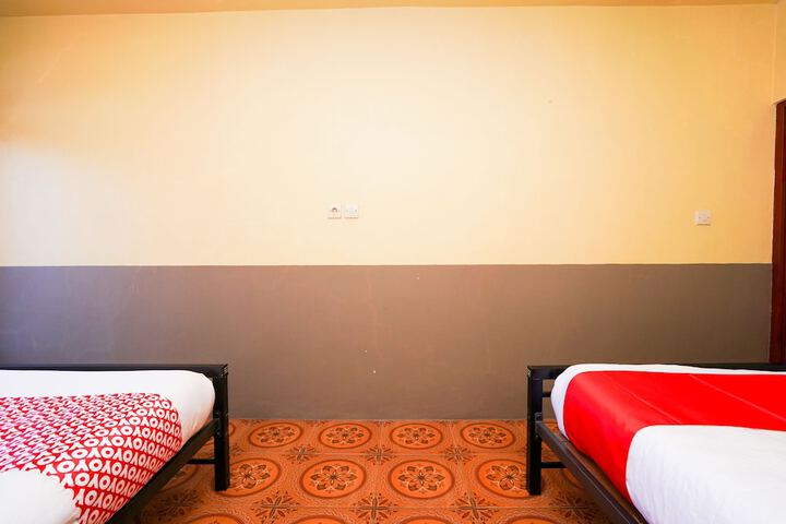 Room 12 of 26