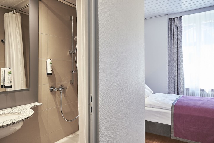 Room 48 of 84