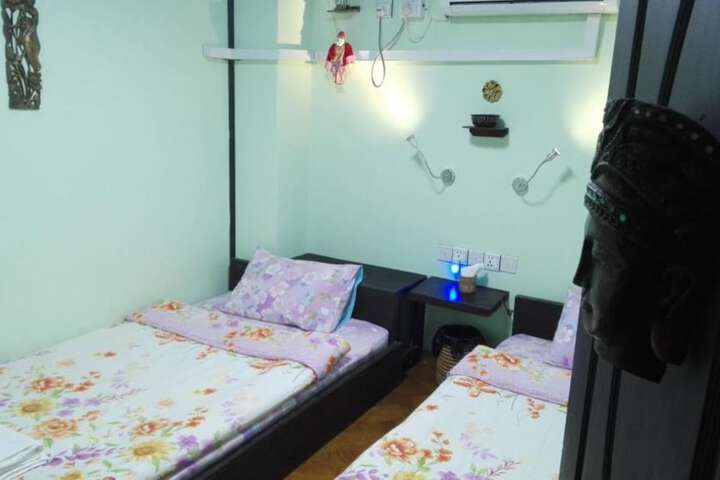 Room 8 of 43