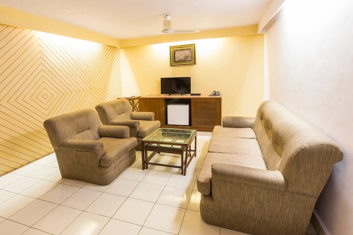 Room 3 of 13