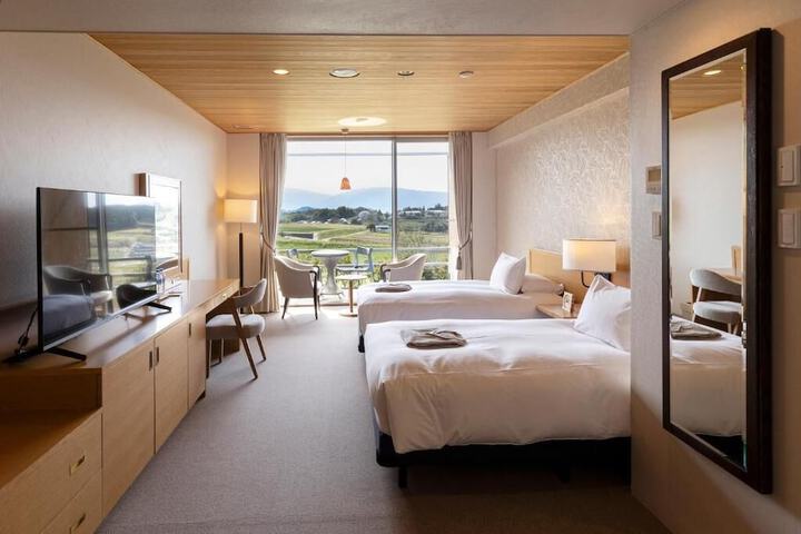 Room 3 of 20