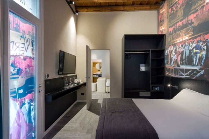 Room 8 of 44