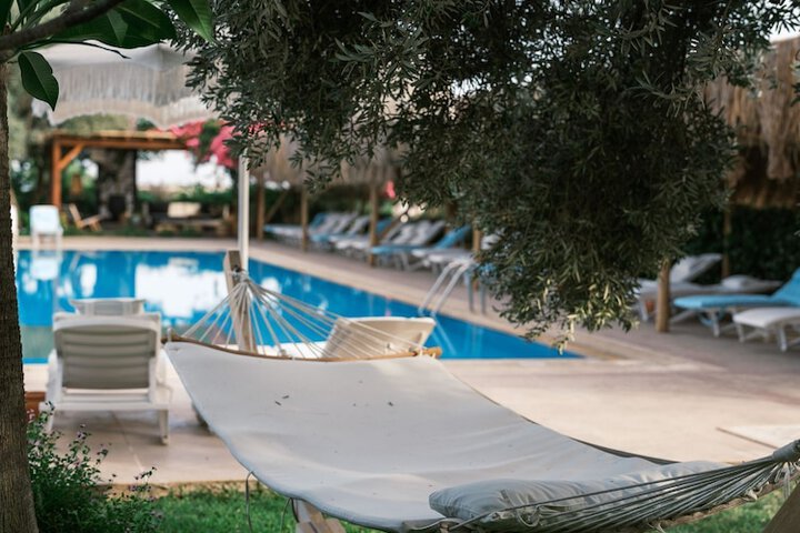 Pool 89 of 189