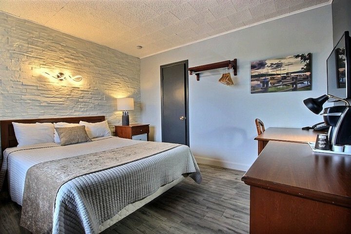 Room 5 of 38