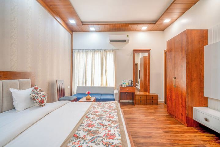 Room 30 of 93