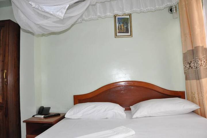 Room 4 of 14