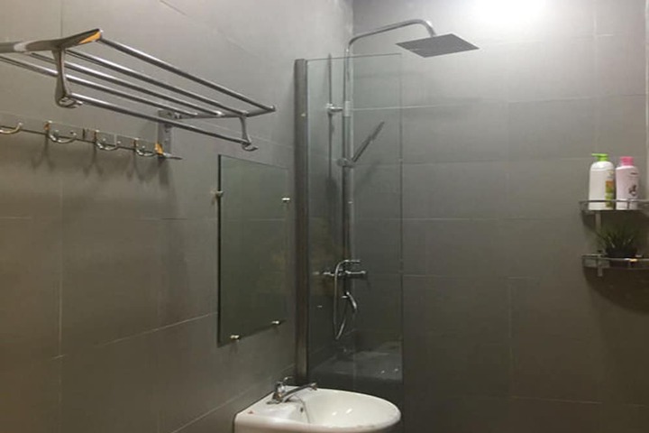 Room 7 of 34