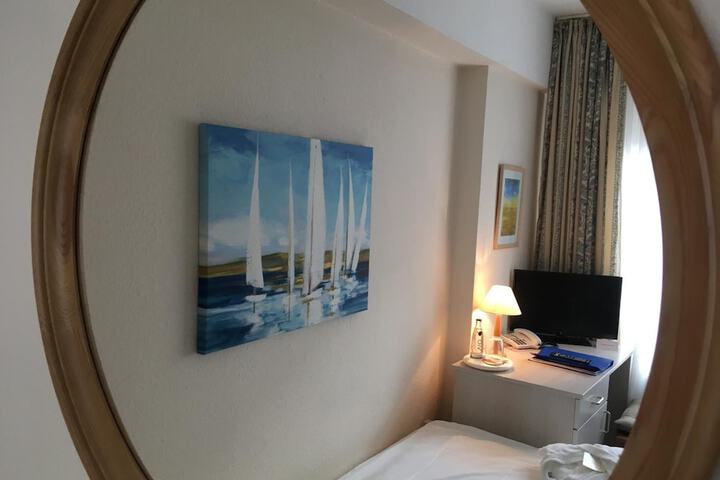 Room 25 of 51