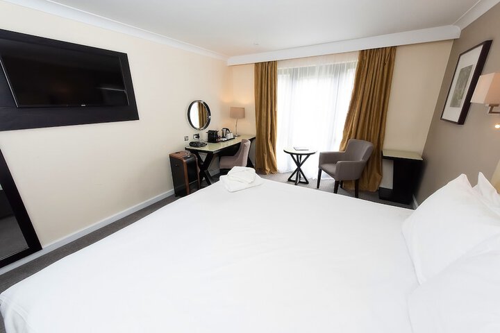 Room 4 of 40