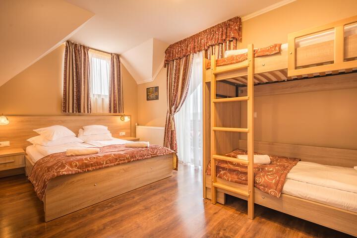 Room 6 of 14