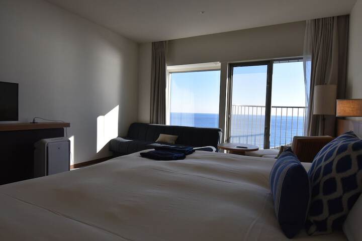 Room 10 of 163