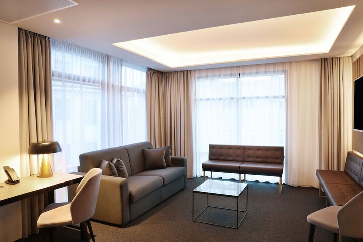 Room 34 of 97