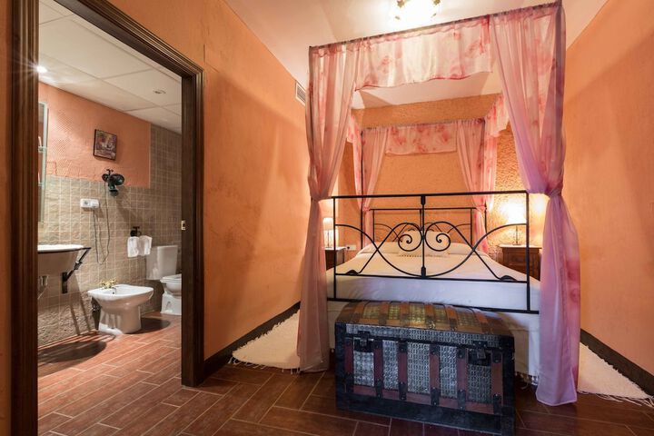 Room 4 of 61
