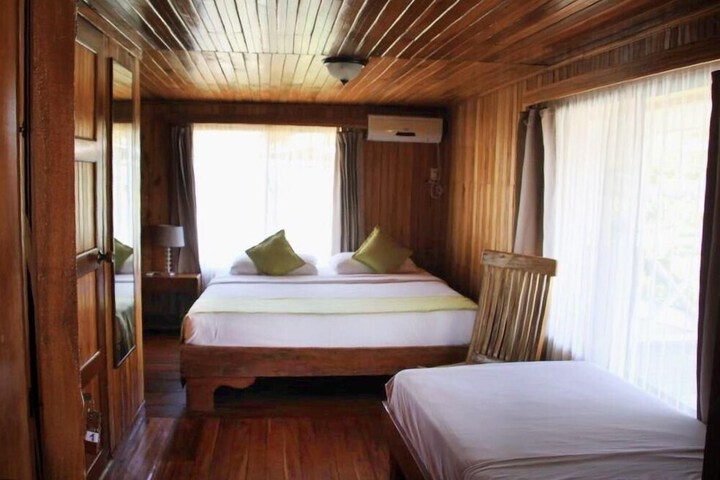 Room 11 of 24