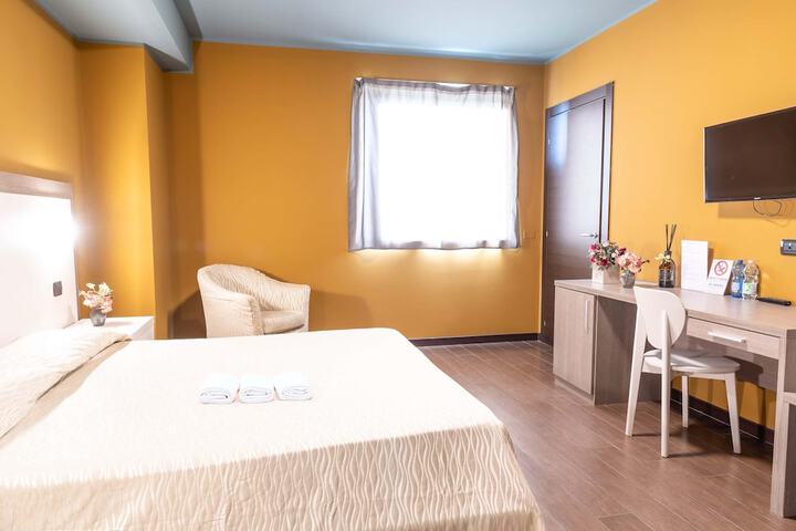 Room 8 of 16
