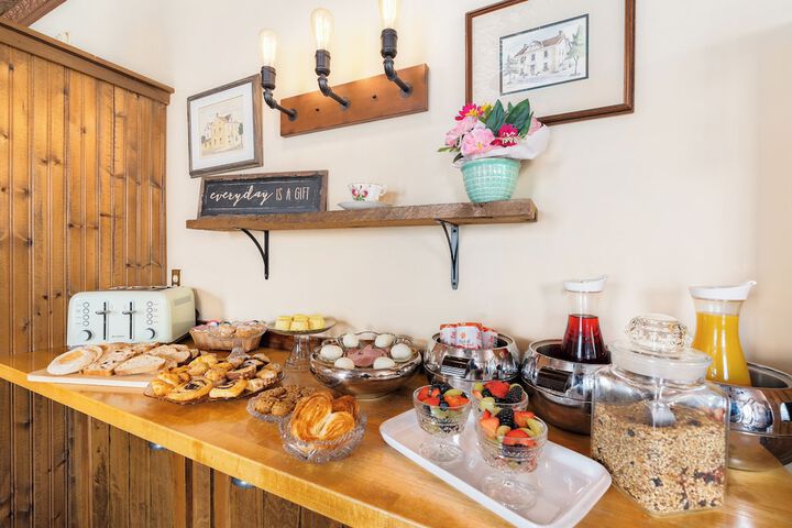 Breakfast/Coffee Service 53 of 61