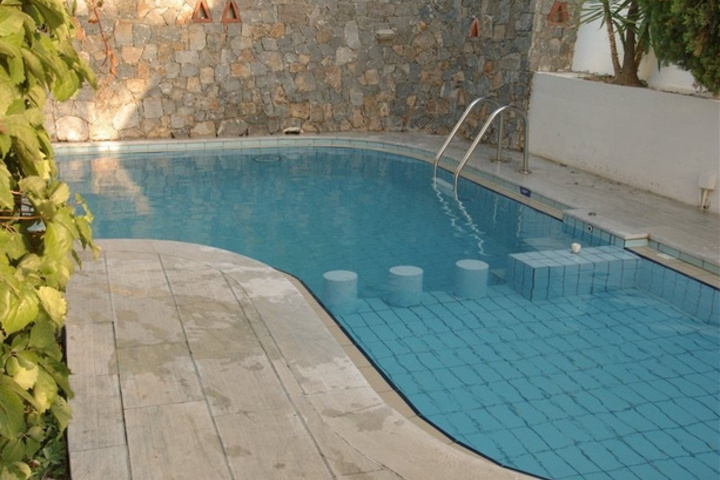 Pool 5 of 7