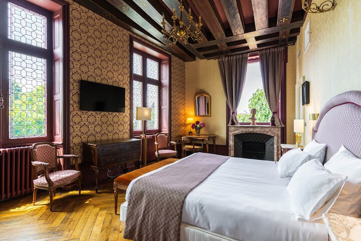 Room 8 of 49