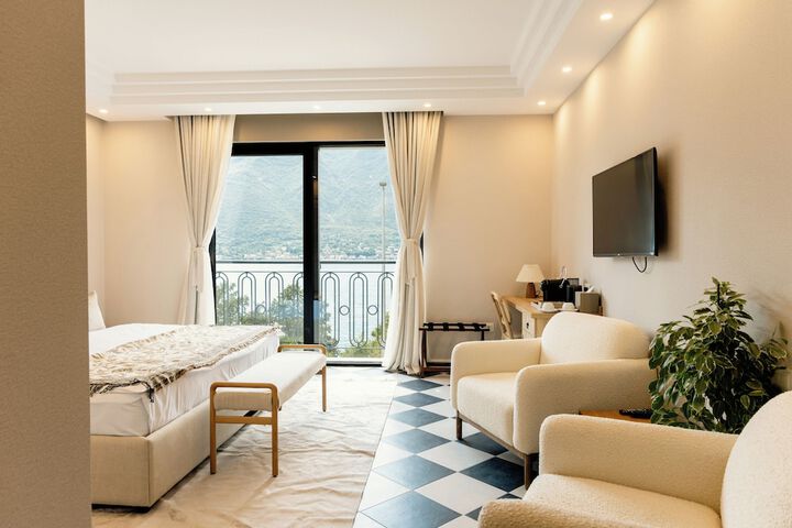 Room 12 of 67