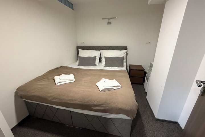 Room 62 of 167